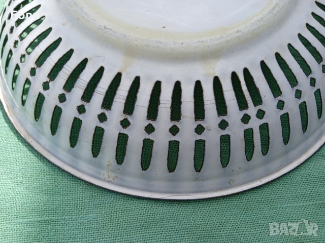Стара емайлирана чиния 1957г, снимка 5 - Чинии - 36426923