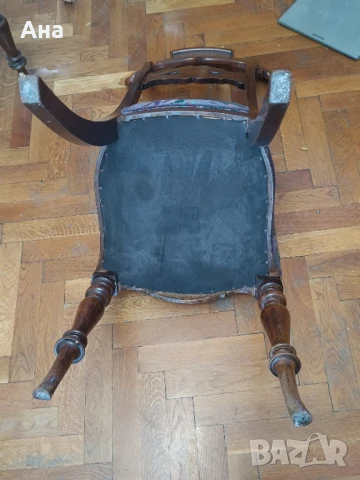 Стари масивни дървени столове от череша с дърворезба

, снимка 5 - Антикварни и старинни предмети - 51074519