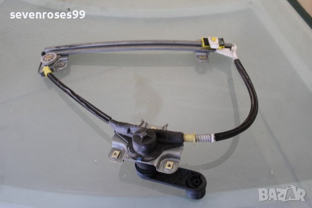 Машинка стъкло ръчна задна лява Renault Megane Scenic, снимка 2 - Части - 36856519