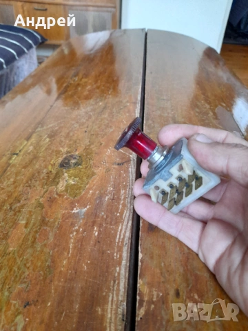 Стар ключ,бутон за аварийни светлини Москвич, снимка 3 - Други ценни предмети - 53095111