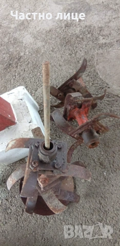 Продавам мотички и Стойка за сръбски мотокултиватор IMT 506