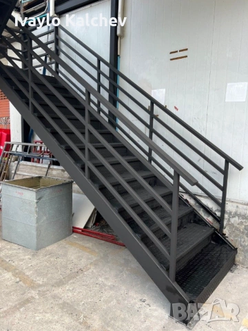 Външни стълби и парапети по поръчка – метални конструкции - ЛИЗИНГ