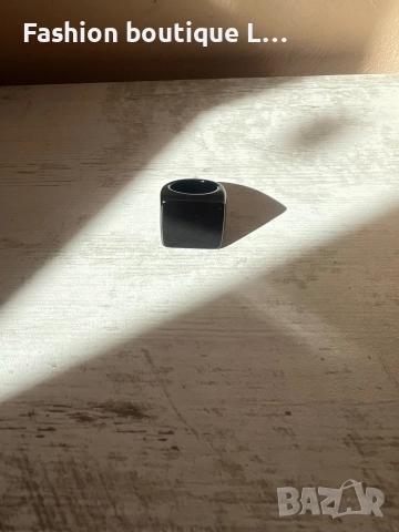Черен пластмасов квадратен дамски пръстен 🖤, снимка 3 - Пръстени - 52247711