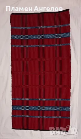 Ръчно тъкана възглавница. 