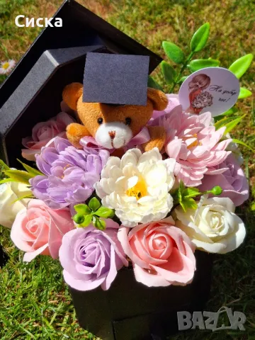 Тематични букети със сапунени цветя и плюшено мече за абитуриенти /абсолвенти, снимка 7 - Подаръци за жени - 50228221