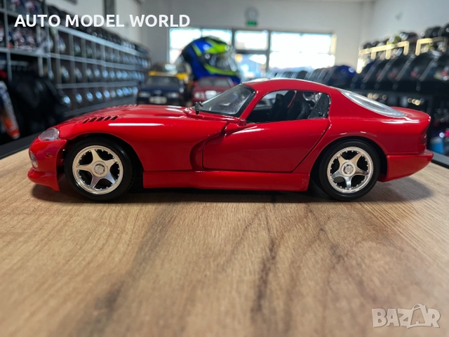 Метална колекционерска колички BBURAGO DODGE VIPER SRT 1:18, снимка 3 - Колекции - 52793636