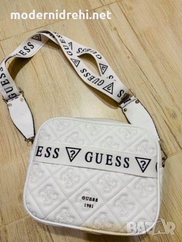 Бяла чанта Guess , снимка 1 - Чанти - 29695911