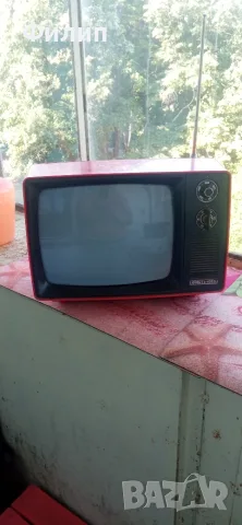 Телевизор юност 402д за декорация или части
