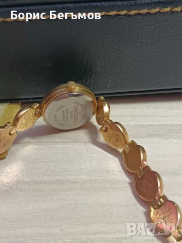 Дамски часовник Q&Q, снимка 4 - Дамски - 49396425