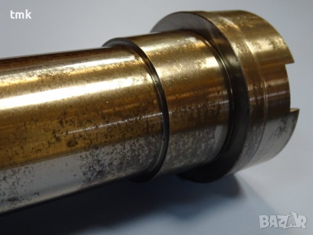 Вертикален шпиндел за фреза L-370 spindle vertical milling ISO-40, снимка 5 - Резервни части за машини - 39040420