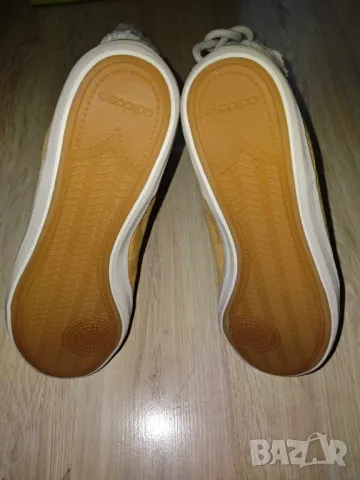 Adidas дамски ботушки EUR 37.5, снимка 2 - Маратонки - 47932012