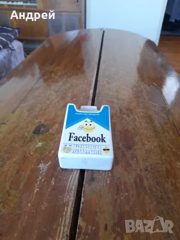 Пепелник Facebook