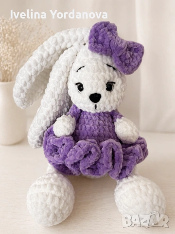 Плетено амигуруми зайче