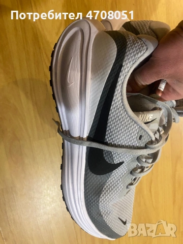 Nike Revolution 8, снимка 2 - Ежедневни обувки - 53087545