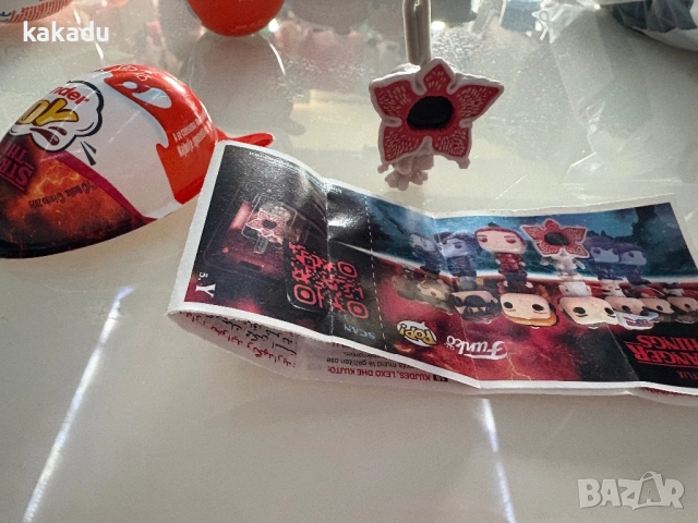 Фигурката Demogorgone кламер от Киндер Stranger things