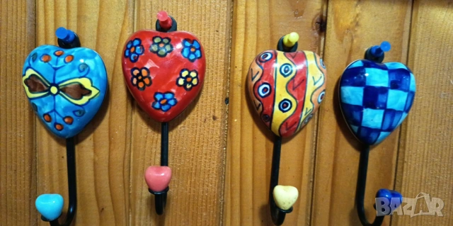 Ръчно рисувани керамични закачалки във форма на сърце