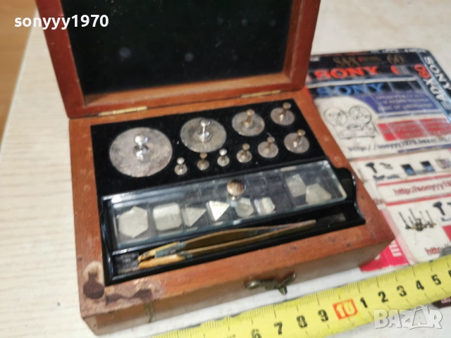 ДЪРВЕНА КУТИЯ С ТЕГЛИЛКИ-АНТИКА/РЕЛИКВА 0901261053