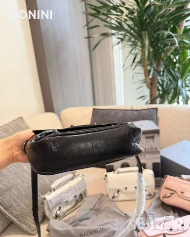 Balenciaga Дамска чанта, кожа, снимка 6 - Чанти - 56080441