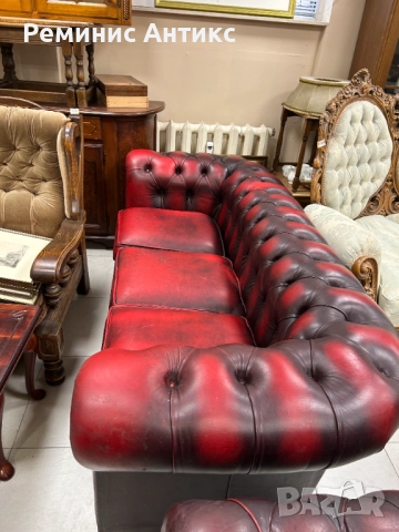 Троен Диван Честърфийлд Chesterfield oxblood., снимка 2 - Дивани и мека мебел - 52591464