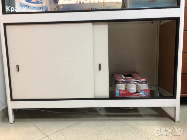 Стъклена витрина с осветление, снимка 5 - Витрини - 53096260