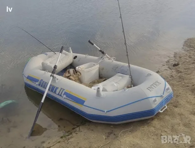 Легендарната лодка Intex Seahawk II с мотор и оборудване, снимка 2 - Екипировка - 55798248