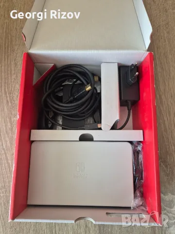 Nintendo Switch OLED White, снимка 2 - Nintendo конзоли - 56410352