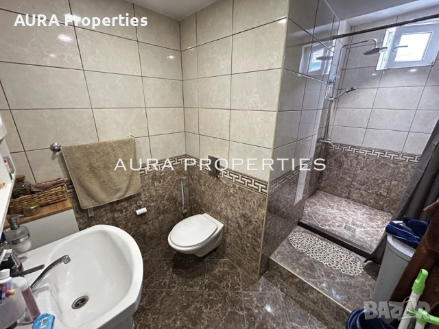 Разград / Къща, напълно обзаведена, снимка 12 - Къщи - 54352183