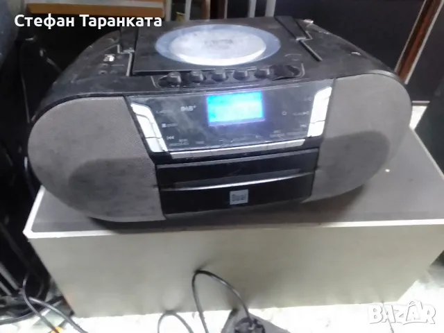 радио касетофон и CD player , снимка 1 - Радиокасетофони, транзистори - 47710808