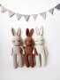 Зайчета ръчна изработка, плетени зайчета, играчка за бебе, неутрален цвят зайче