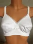 80 Б Нов Triumph Pretty Comfort N Сутиен Триумф Мека Чашка Без Банел, снимка 1