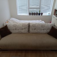 Продавам триместен разтегателен диван , снимка 3 - Дивани и мека мебел - 44412593
