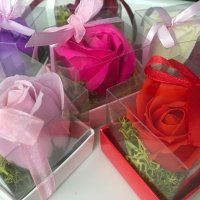 Кутийка със сапунена роза и скандинавски мъх, снимка 4 - Изкуствени цветя - 36457111