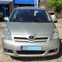 Toyota Corolla Verso 2.2 D4D, снимка 5 - Автомобили и джипове - 40570663