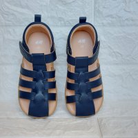 Нови сандали на H&M за МОМЧЕ, размер 25., снимка 1 - Детски сандали и чехли - 37400096