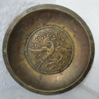 антика- чиния чинийка с пиле птица мед метал, снимка 1 - Други - 31966771