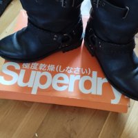 Продавам маркови  ботуши от естествена кожа Superdry, снимка 4 - Дамски ботуши - 42130559