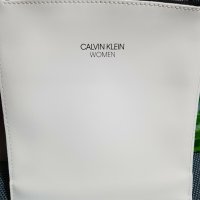 Нова козметична чанта Calvin Klein Cosmetic Makeup Bag, снимка 5 - Други - 30622416