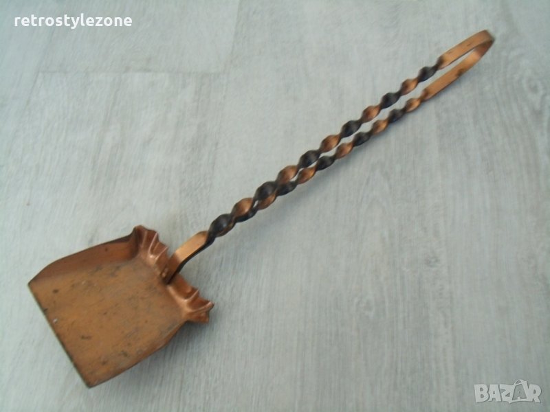 № 4970 стара метална лопатка  - размери - дължина с дръжка 43 см , лопатка 10 / 10 см, снимка 1