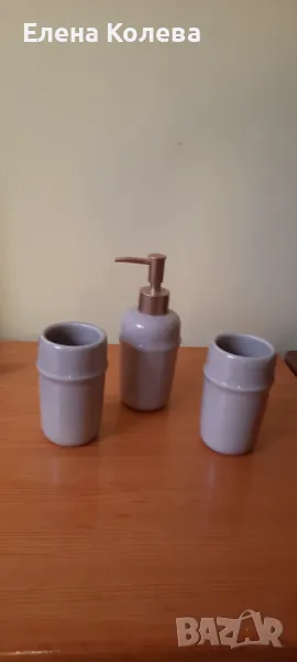 Комплект сапунерка и чаши за баня, снимка 1
