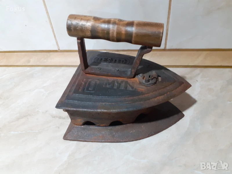 Жестока стара голяма желязна ютия на жар, снимка 1