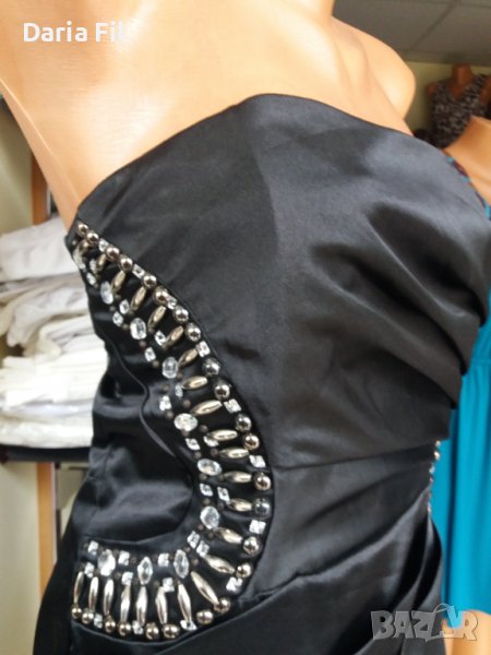 УНАКАЛНО КРАСИВА черна сатетирана рокля със сребристи камъчета и пайети , снимка 1