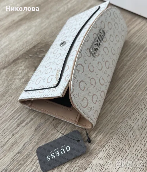 Дамско портмоне Guess, снимка 1