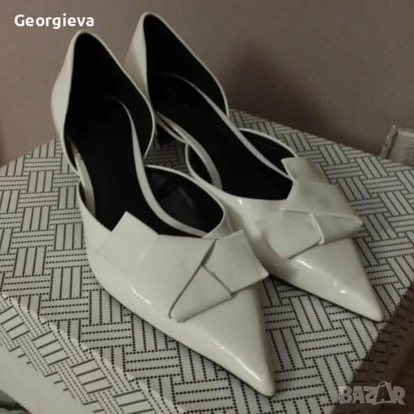 Елегантни дамски обувки ZARA на ток. 39 р-р. Нови, снимка 1