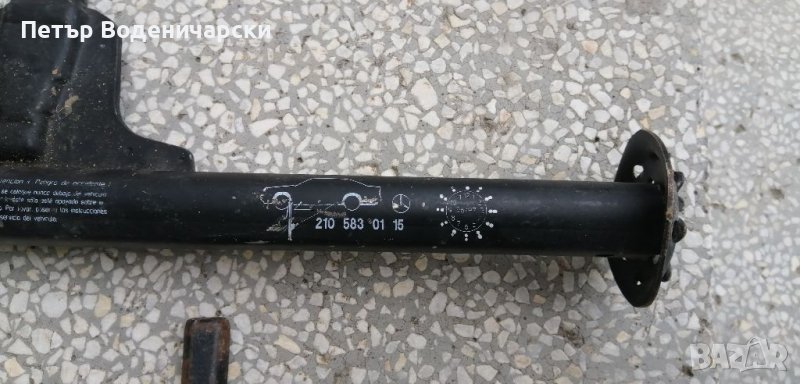 Крик Мерцедес Mercedes Benz MB W202 W210 Jack Lift 2105830115 Оригинален бордови лифт Изпращам с кур, снимка 1