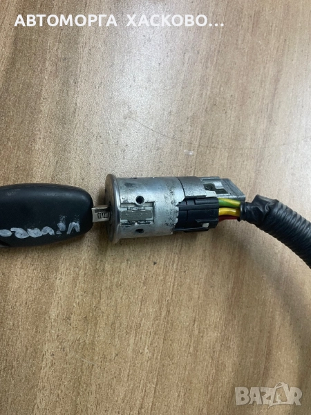 Контактен ключ за Opel Vivaro A Box (08.2001 - 02.2014), снимка 1