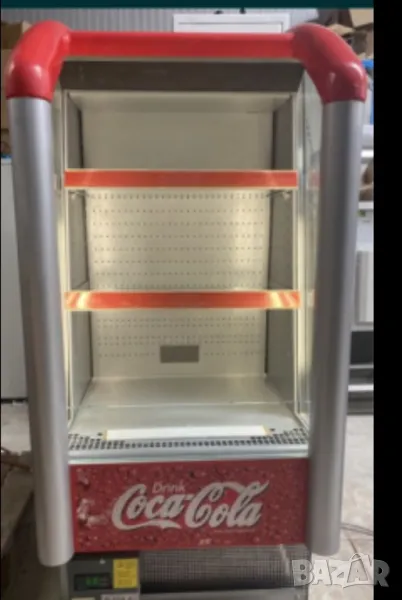 Хладилна витрина, снимка 1