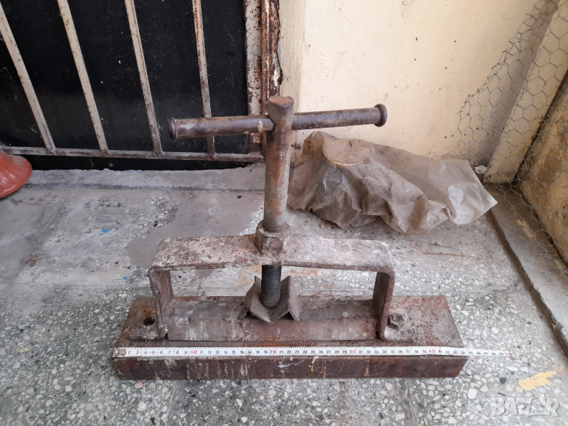 Тръбно менгеме, снимка 1