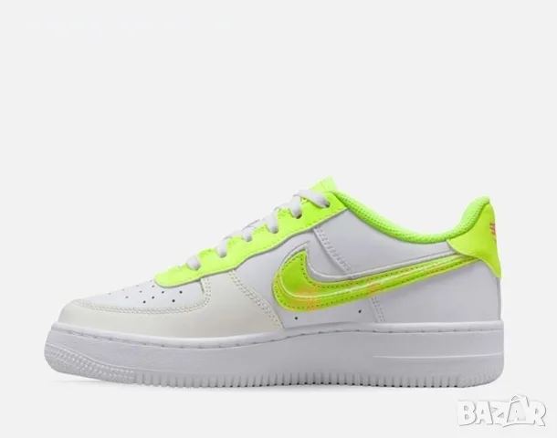 ОРИГИНАЛНИ Бели Маратонки Nike Air Force 1 LV8 GS White 36; 36,5; 37.5; 38; 38.5, снимка 3 - Спортни обувки - 56096064