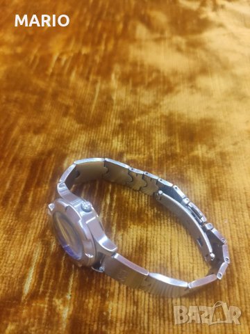 Продавам часовник, снимка 4 - Дамски - 38034739