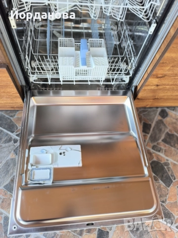 Съдомиялна  Whirlpool за вграждане,60см 